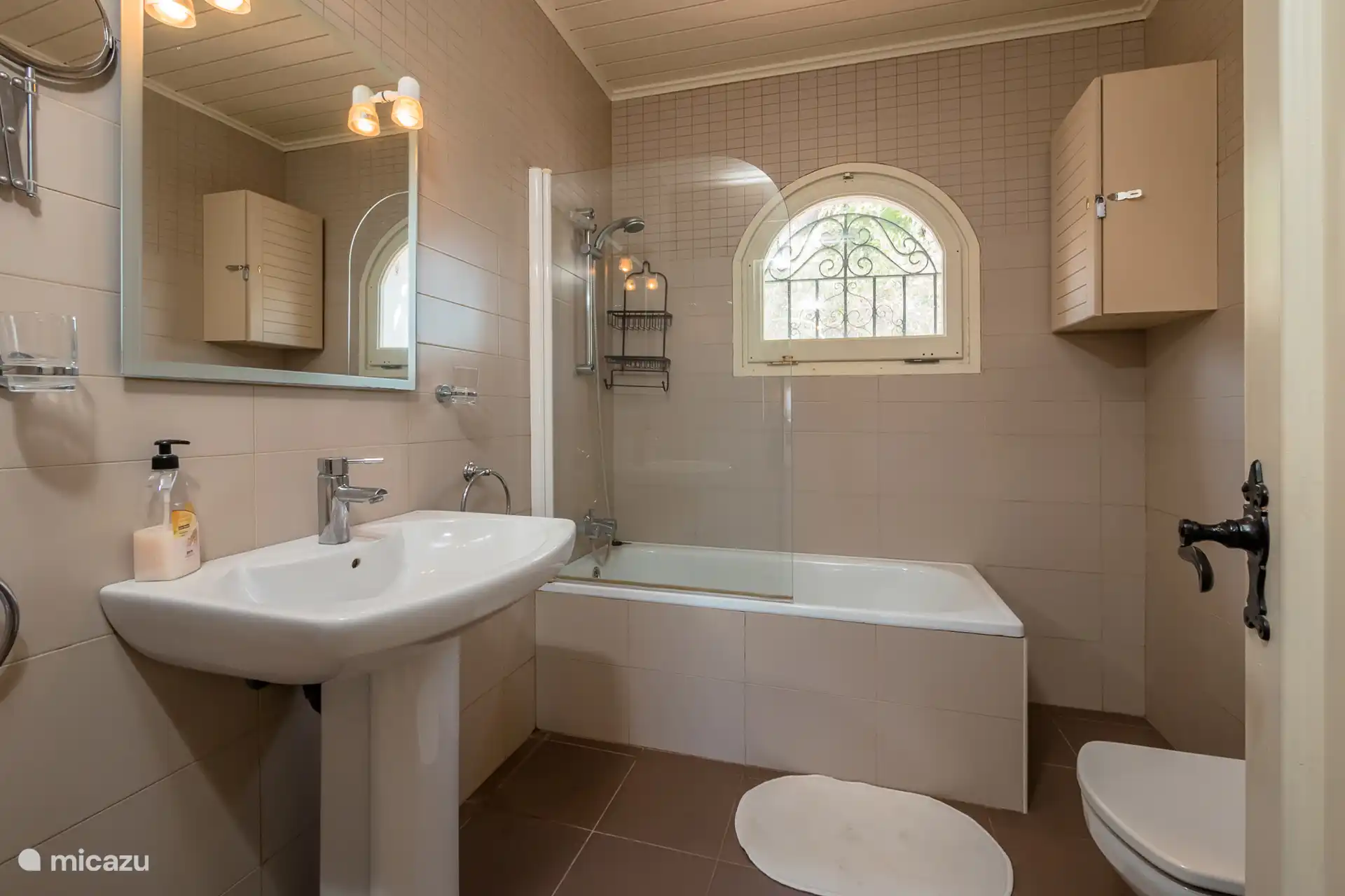 Familiebadkamer - bovenverdieping