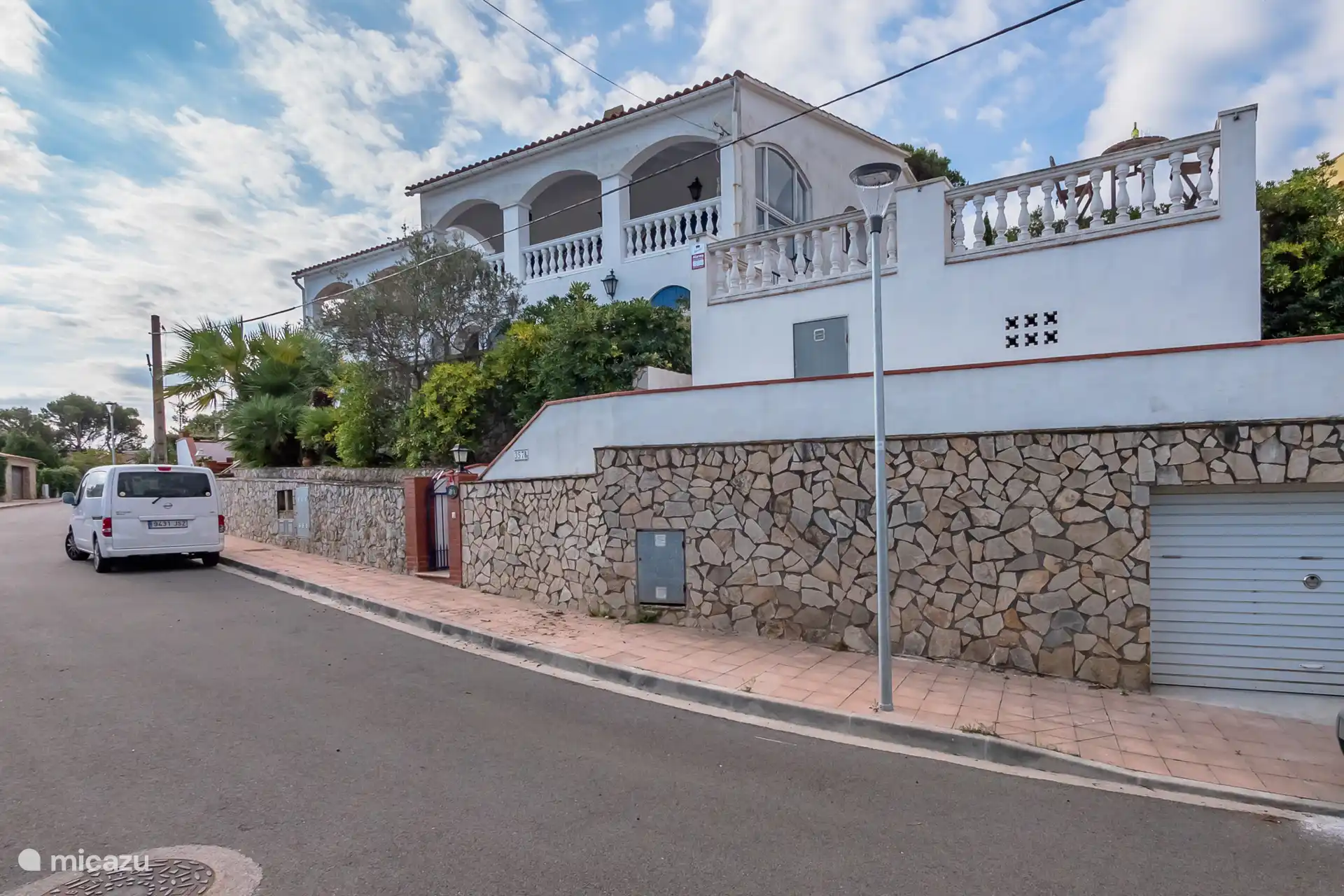 Uitzicht vanaf de straat.