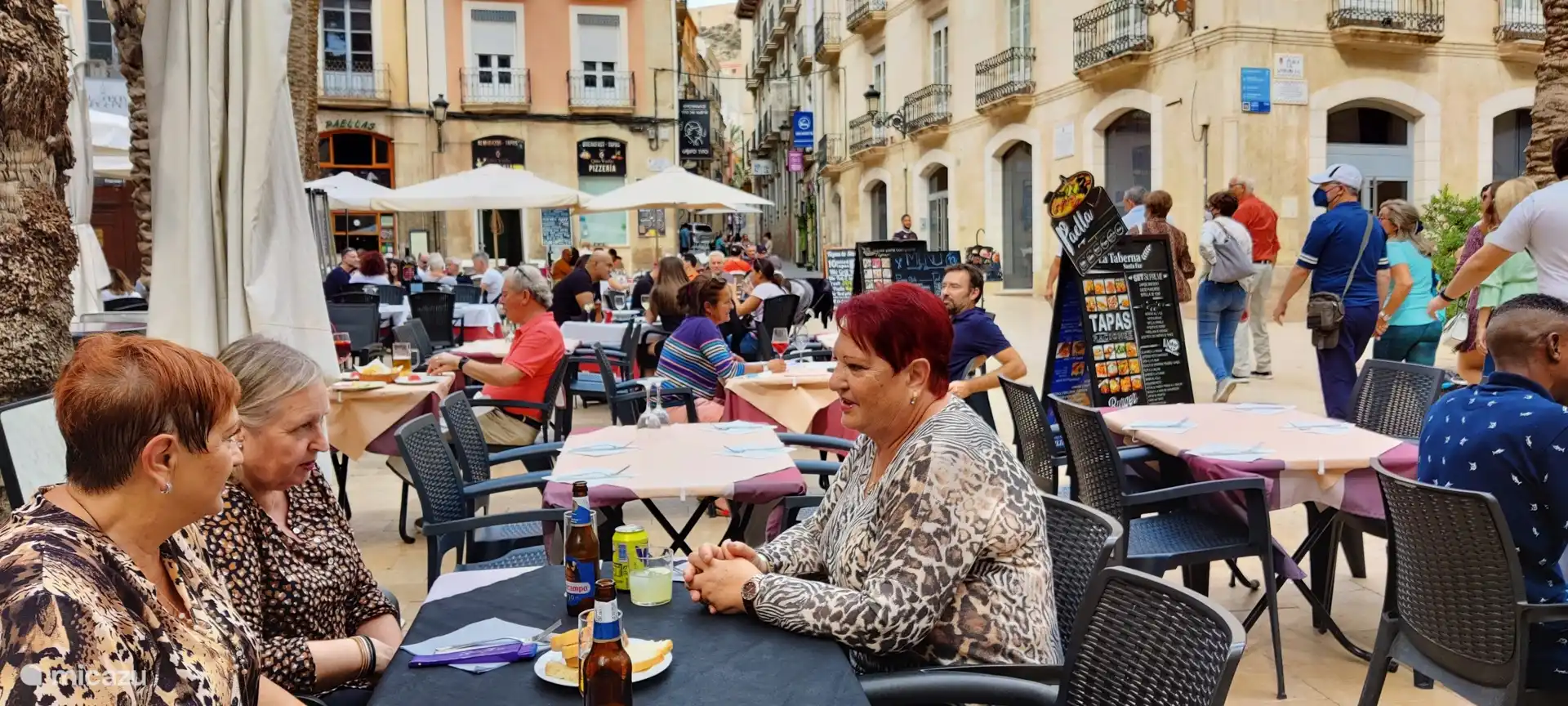 Op het plein in Alicante