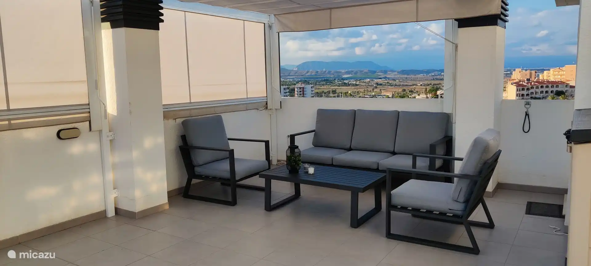 Dakterras met meubels