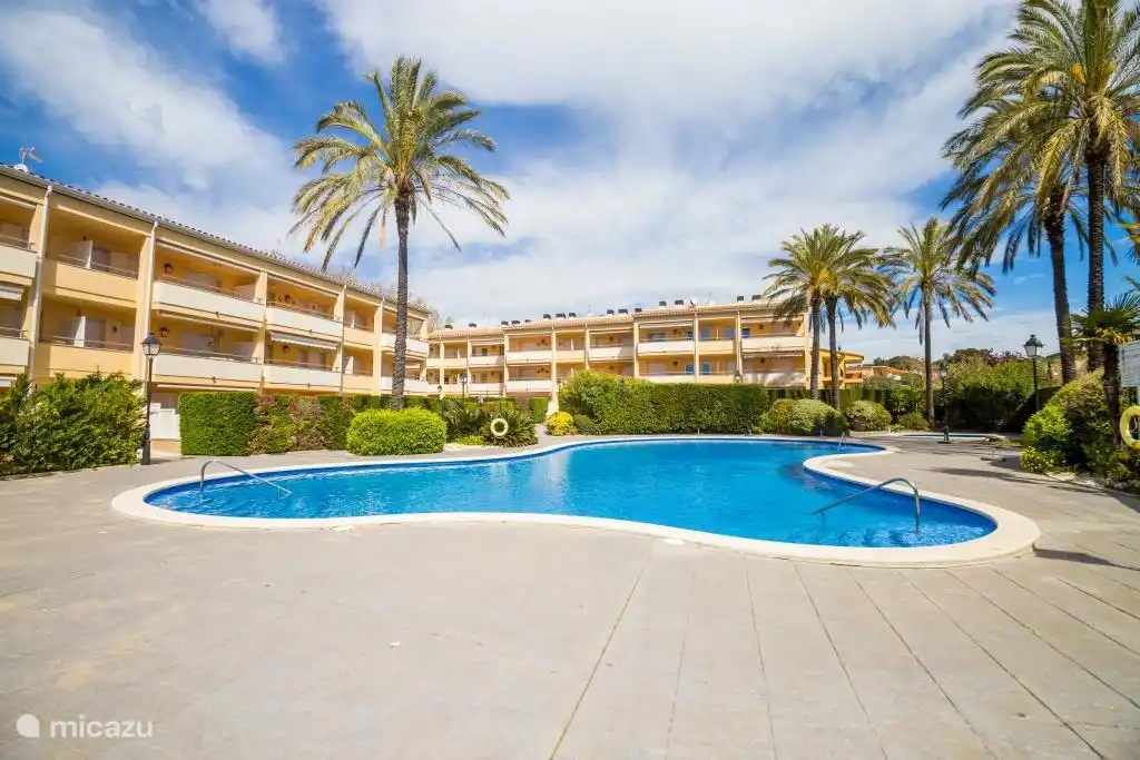 appartement kopen in Costa Brava, Spanje – Begane grond met zwembad