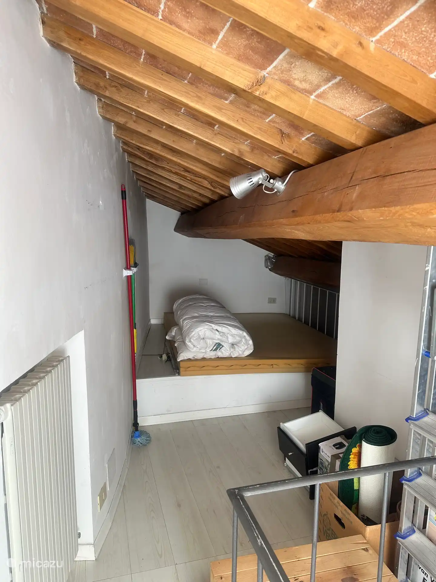 Derde verdieping met logeer/kinderbed.