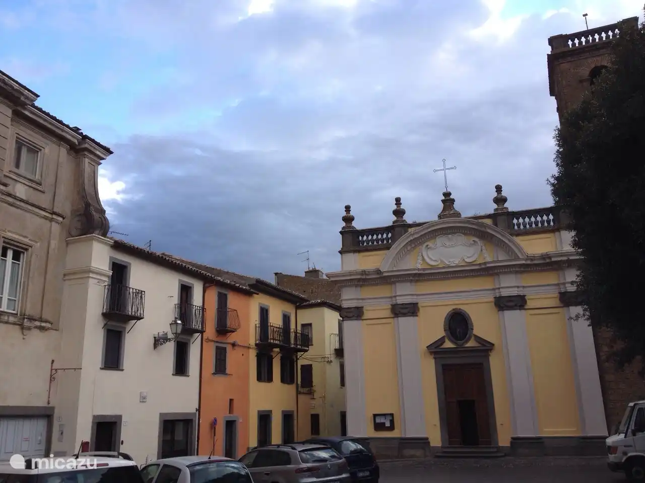 Piazza San Giovanni Battista Lubriano.