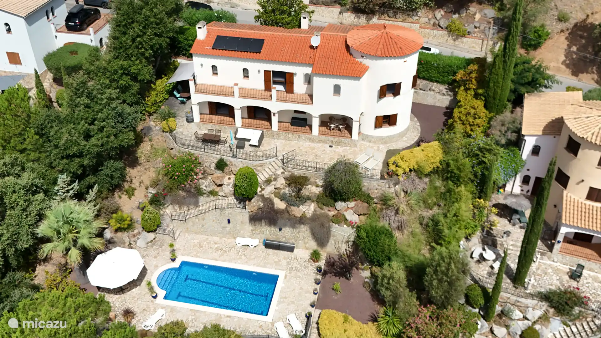 Comprar una villa en Costa Brava, España – Villa con vistas y piscina