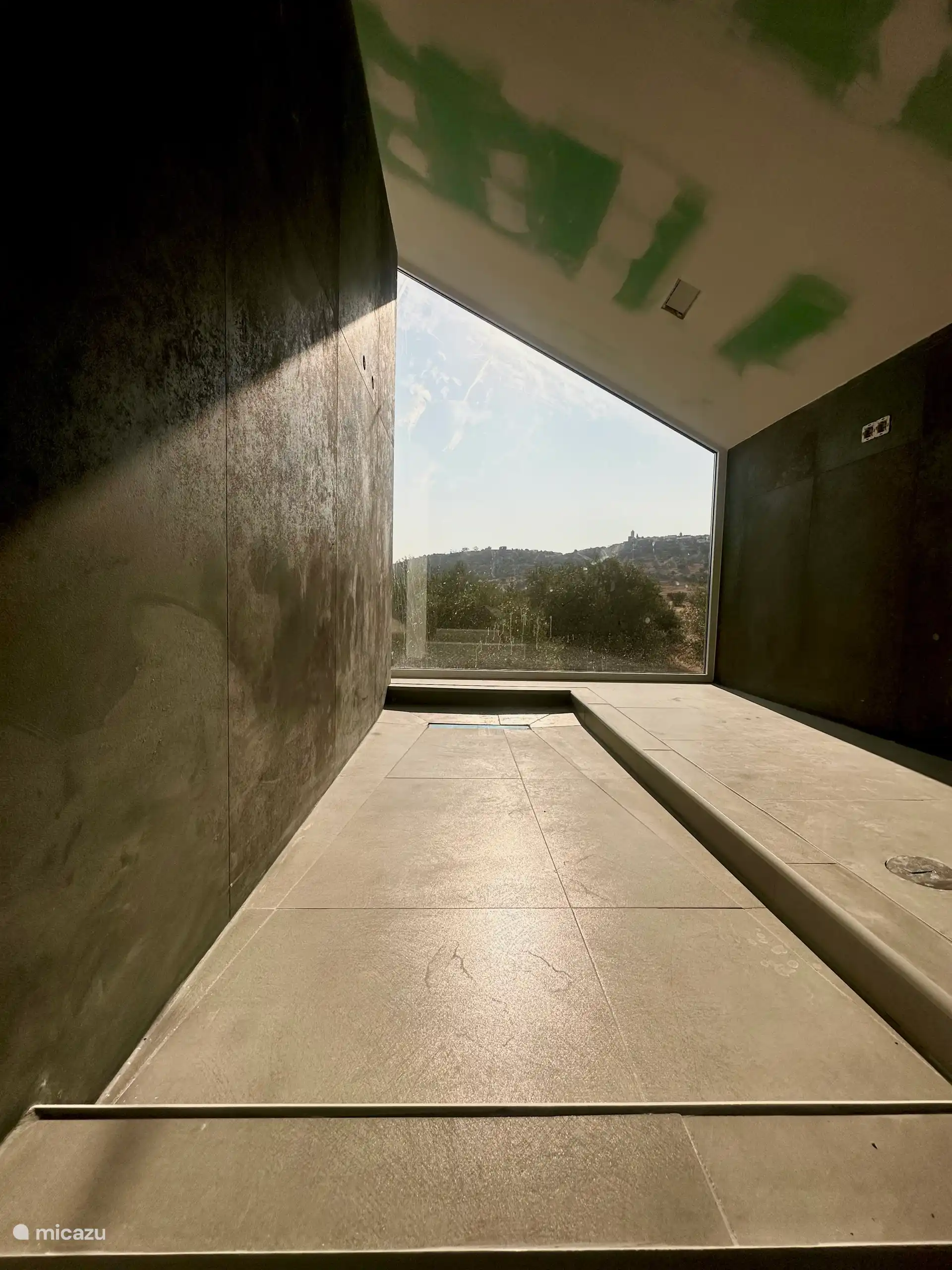 Open shower room (1)