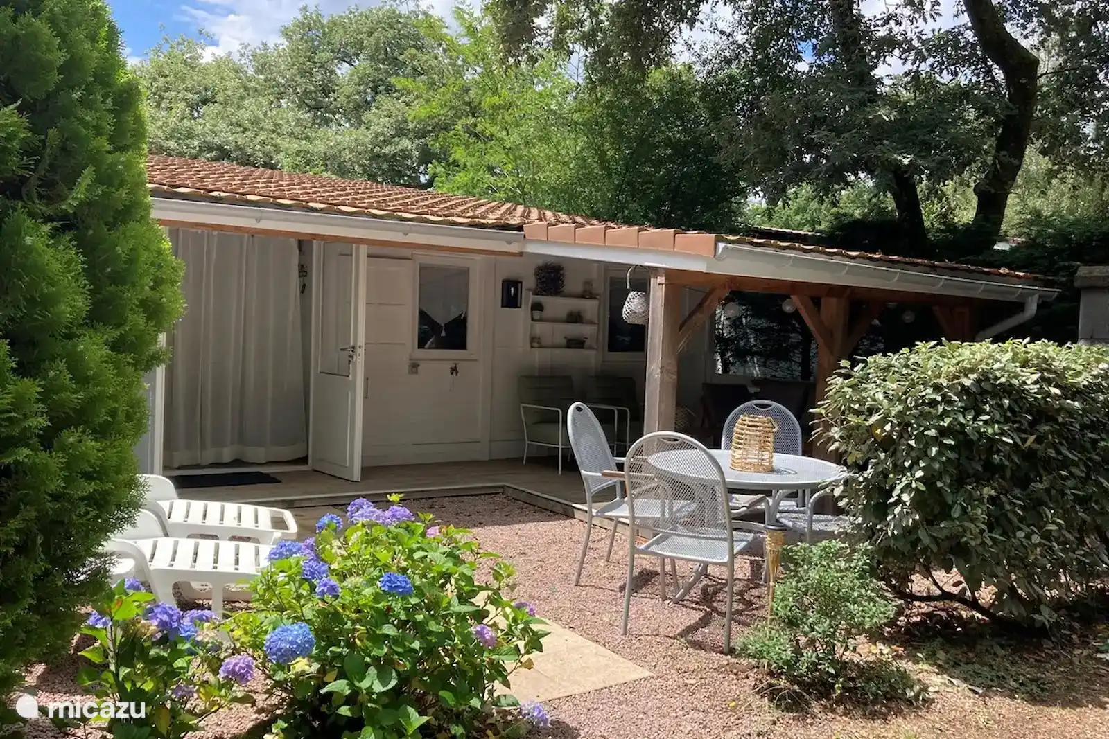 Comprar una chalet en Francia, Dordoña, Champs-Romain – Chalet Oiseau Chant 