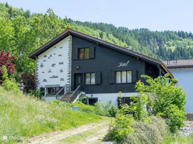 Buy a holiday home in Switzerland, Wallis – chalet Chalet Jewel; beautiful views