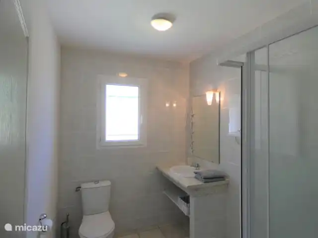 Acheter une villa | France, Hérault, Montouliers - Villa Aquamarin ***** Salle de bain 2