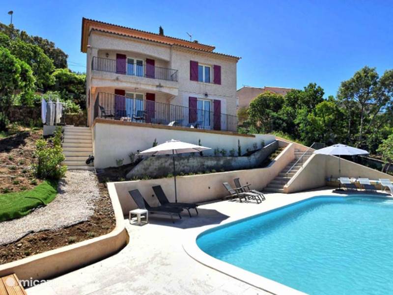 Luxe villa met zwembad