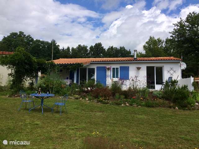 Acheter une maison de vacances | France, Charente, Écuras - maison de vacances France