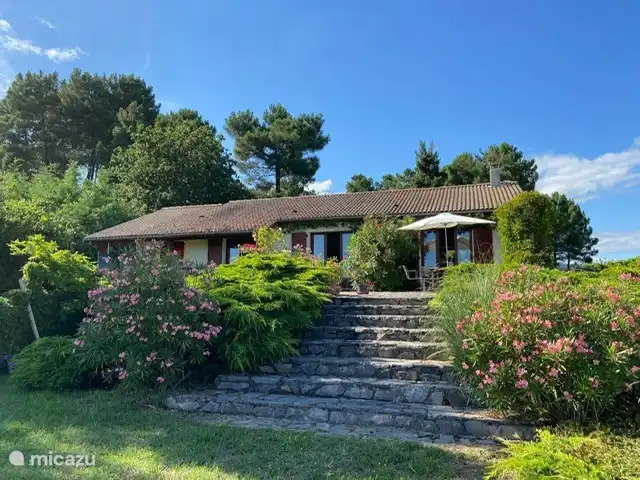 Ferienhaus kaufen in Ardèche, Frankreich? Micazu