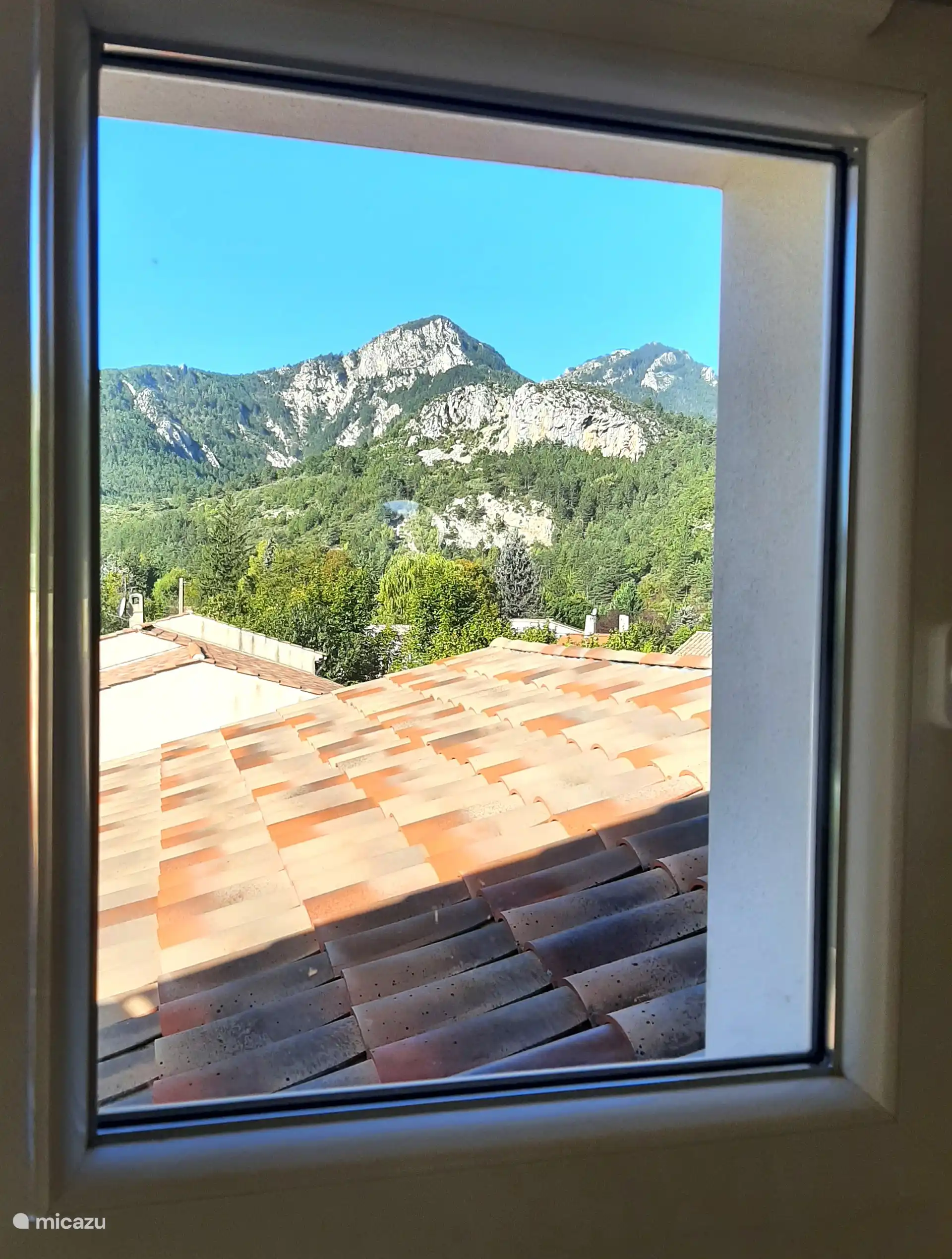 Bedroom view. Large bedroom with View bedroom. PLEASE NOTE: Possibility to create a Bed & Breakfast, with private entrance! 