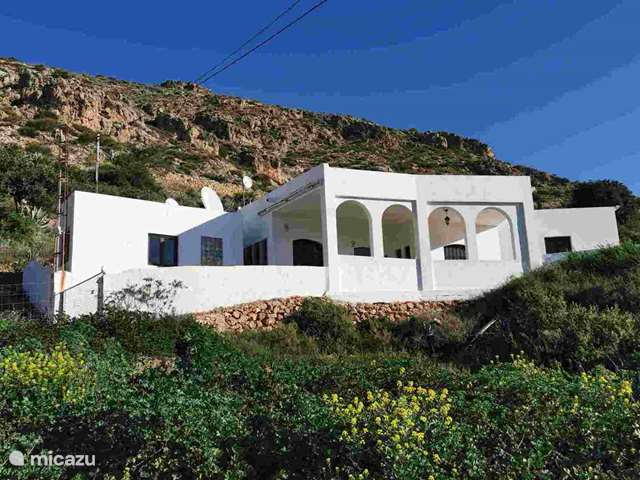Comprar una casa de vacaciones en España, Costa de Almería, Níjar – villa Pitaka