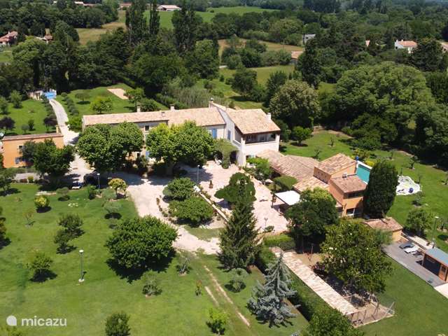 Vakantiehuis kopen in Frankrijk – landhuis / kasteel Landgoed in het hart van de Provence