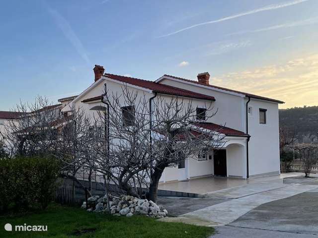 Vakantiehuis kopen in Kroatië – vakantiehuis Vrijstaand huis op eiland Rab