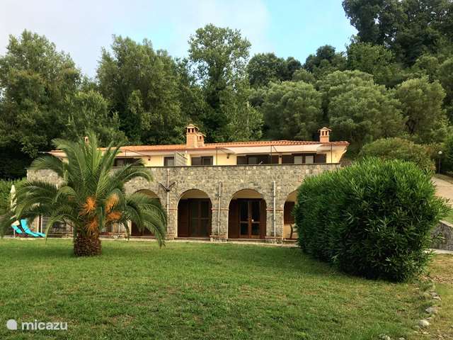 Comprar una casa de vacaciones en Italia – casa vacacional Campaniacasa