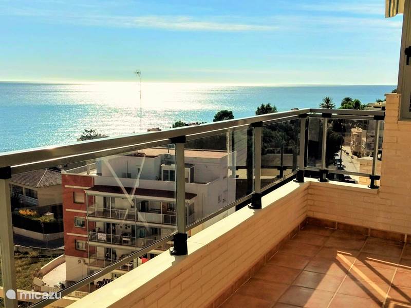 Aplicación. con terraza soleada + vista al mar