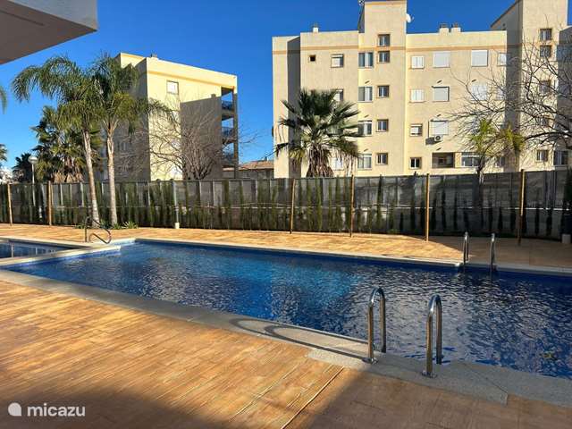 Comprar una casa de vacaciones en España – apartamento Piso nuevo en venta en Oliva 
