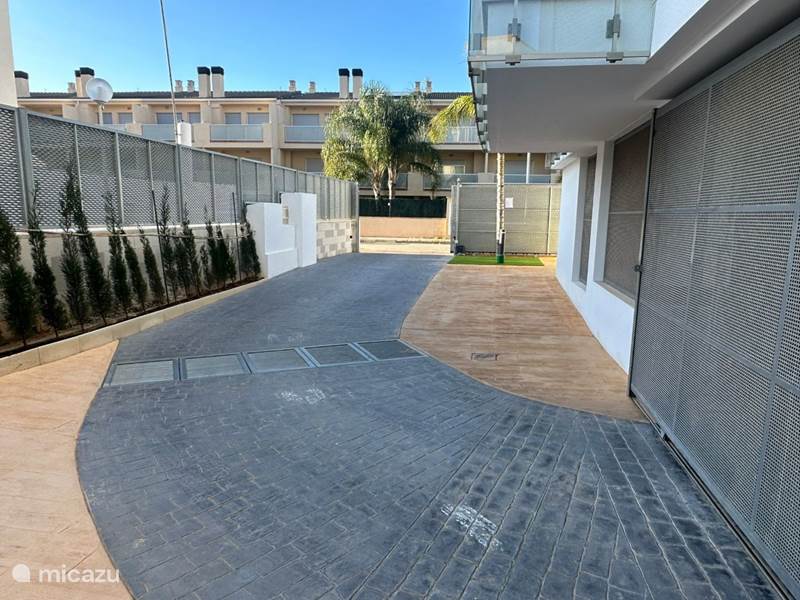 Nieuw appartement te koop in Oliva 