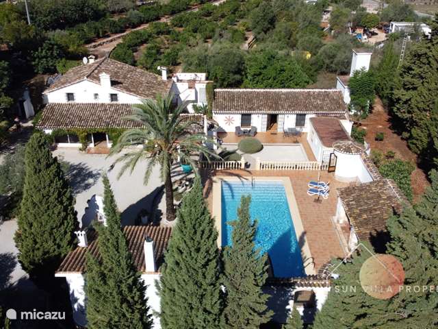 Comprar una casa de vacaciones en España, Costa Blanca, Pedreguer  – villa Encantadora villa rústica Pedreguer 