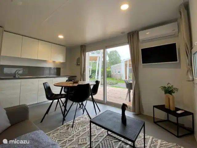 Comprar una casa pequeña en Países Bajos, Holanda Meridional, Dordrecht – Minicasa 2+2 con jacuzzi