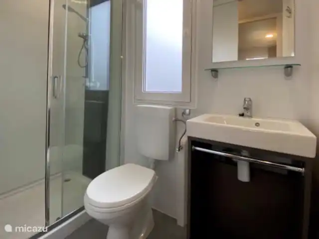 Comprar una casa pequeña en Países Bajos, Holanda Meridional, Dordrecht – Minicasa 2+2 con jacuzzi