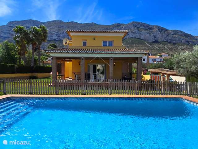 Buy a holiday home in Spain, Costa Blanca, Dénia - villa Beautiful Villa Montgo Denia