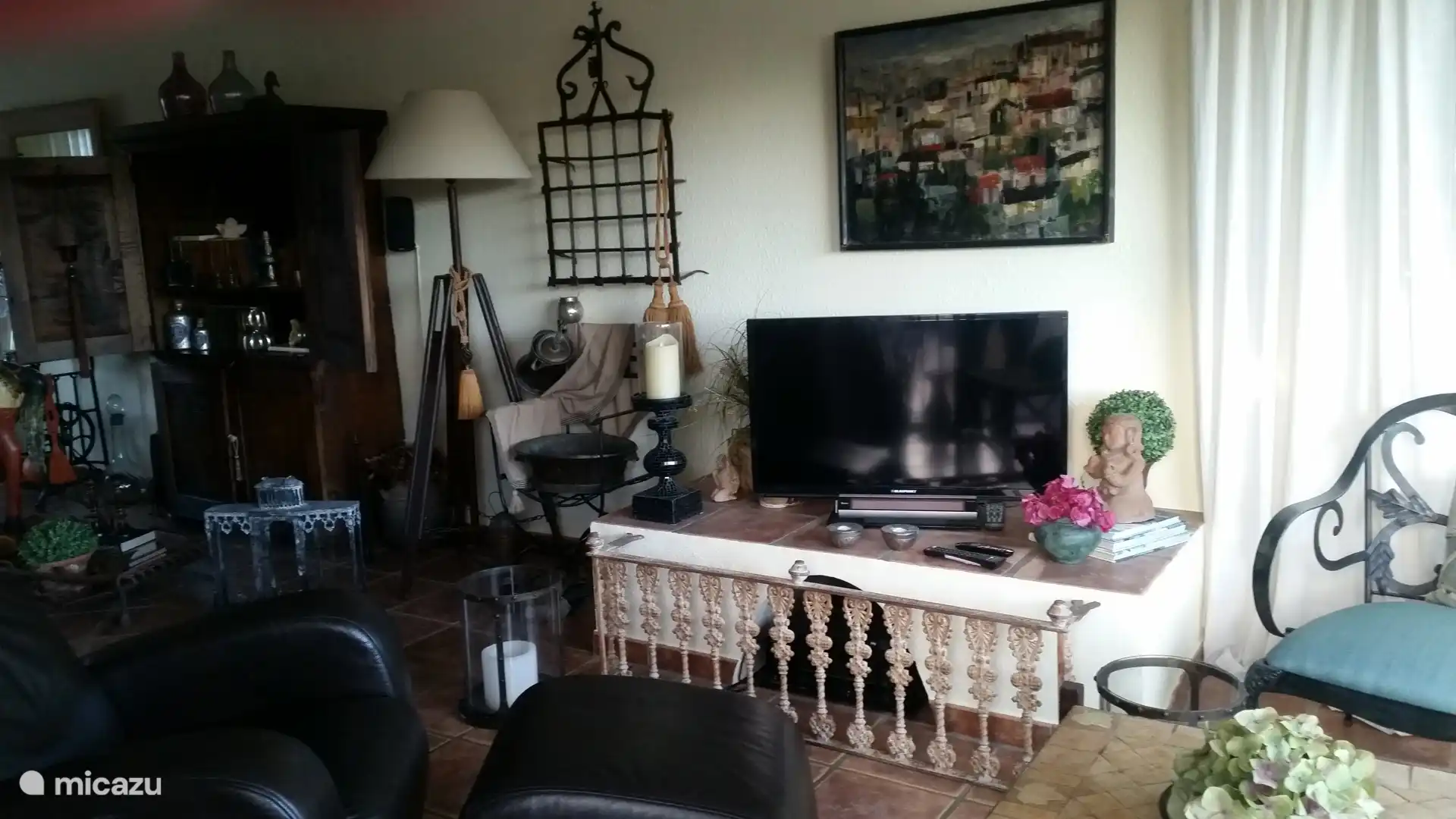 Blick vom Esszimmer in das Wohnzimmer