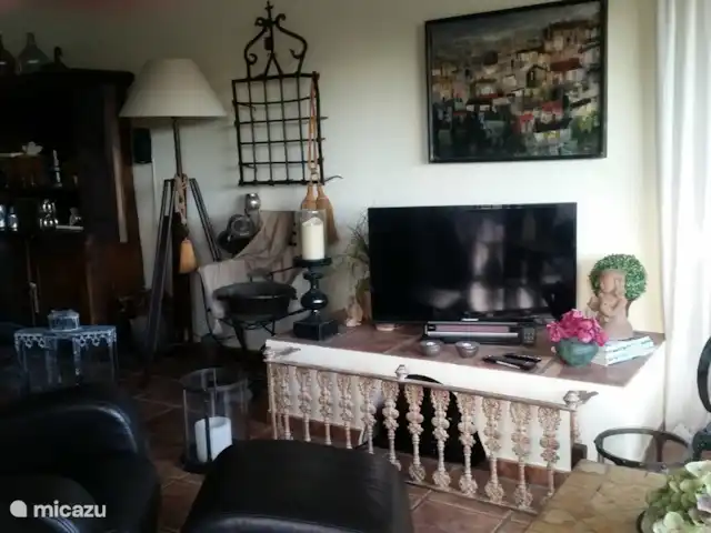 Comprar una villa en España, Costa Blanca, Alfáz del Pi - Villa Naranjo Vista desde el comedor a la sala de estar