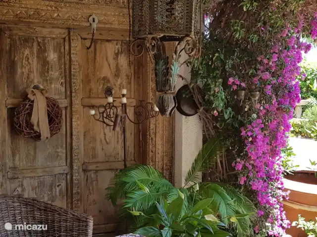 Comprar una villa en España, Costa Blanca, Alfáz del Pi - Villa Naranjo Sala de estar Patio