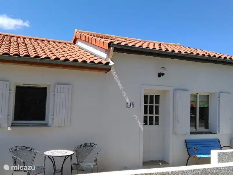 Acheter une location de vacances France, Charente, Écuras – maison de vacances Iris Acheter une location de vacances France, Charente, Écuras – maison de vacances Iris