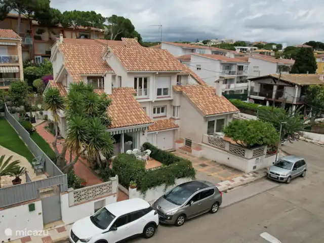 Comprar una vivienda urbana en España, Costa Brava, Platja d'Aro - Casa en el centro de Playa de Aro