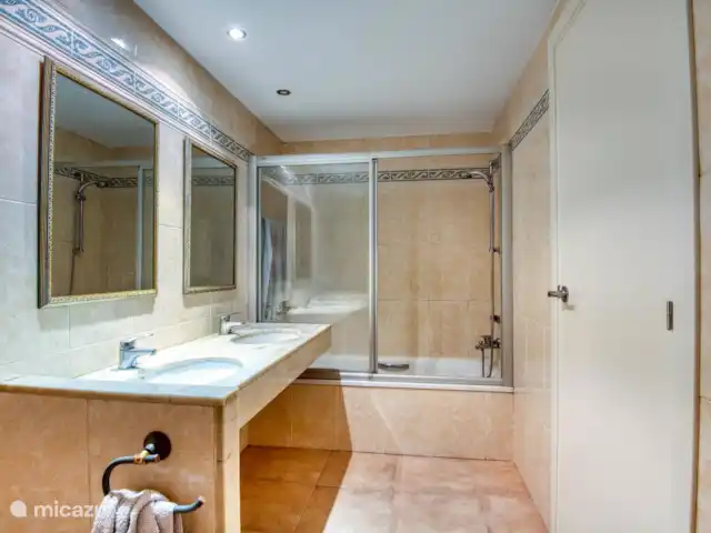 Acheter une maison mitoyenne | Espagne, Costa Brava, Sant Feliu de Guíxols - Maison à 3 étages