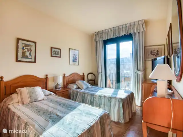 Comprar una casa paredada en España, Costa Brava, San Felíu de Guixols - Casa a pocos metros de la playa