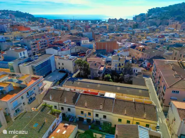 Comprar una casa paredada en España, Costa Brava, San Felíu de Guixols - Casa a pocos metros de la playa