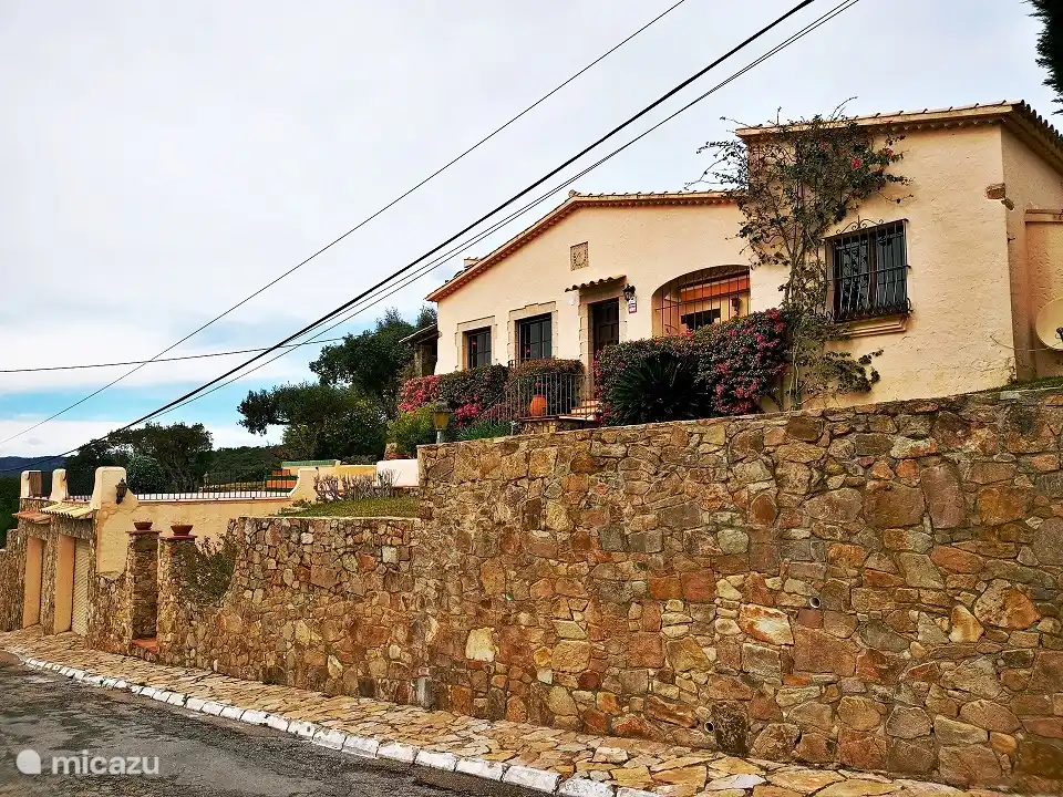 Comprar una villa en Castell d'Aro, Costa Brava, España – Casa con vistas al mar con gran parcela