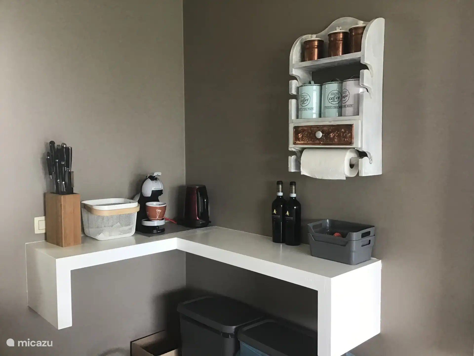 Koffiehoek. Werkblad in massief hout van Spekva.