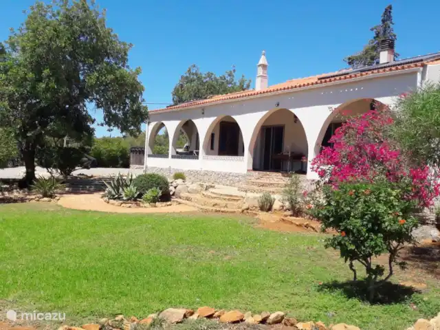 Villa met verhuur kopen in Portugal, Algarve, Santo Estevao - villa