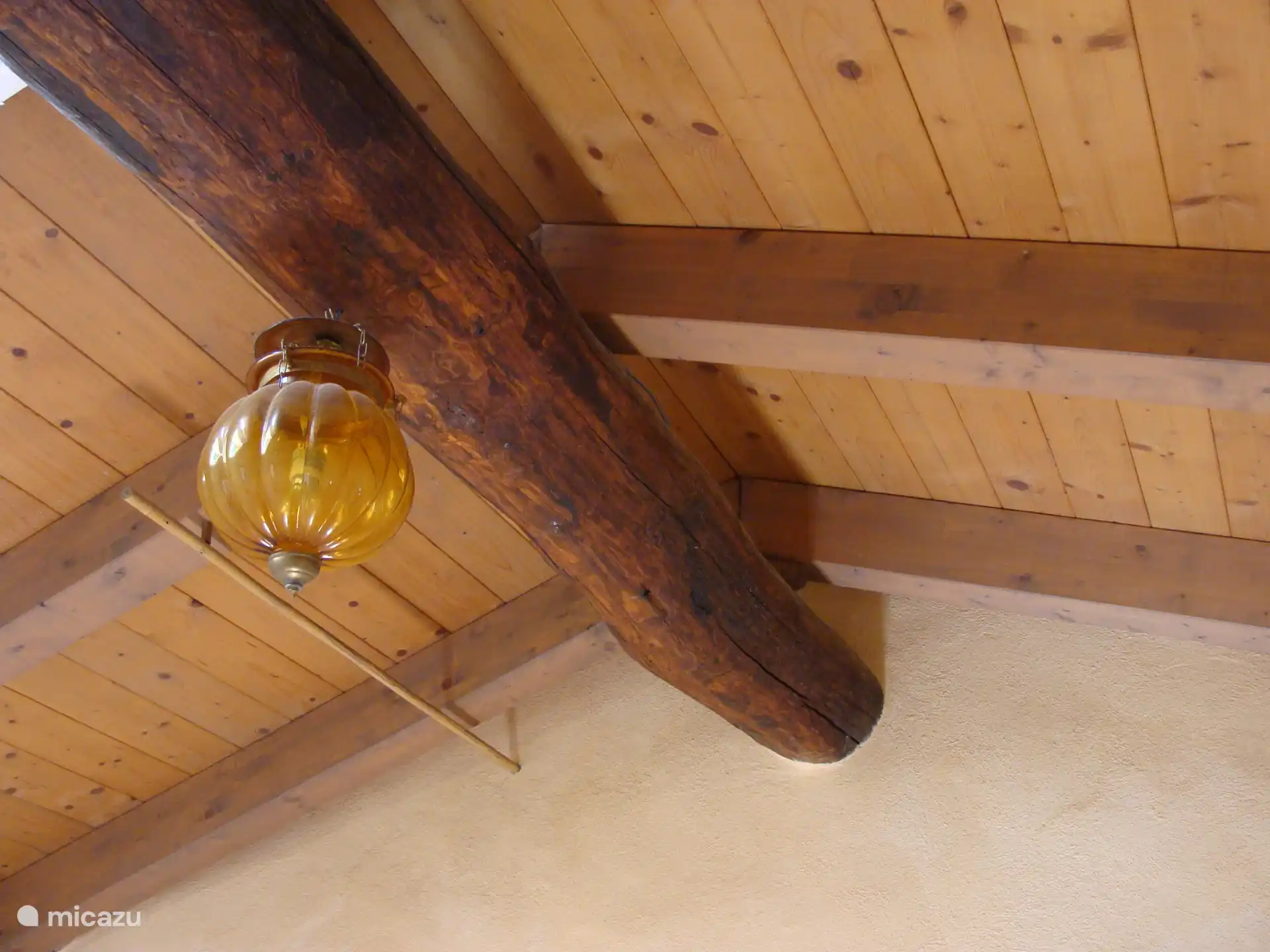 originaler Firstbalken im „Turm“-Teil