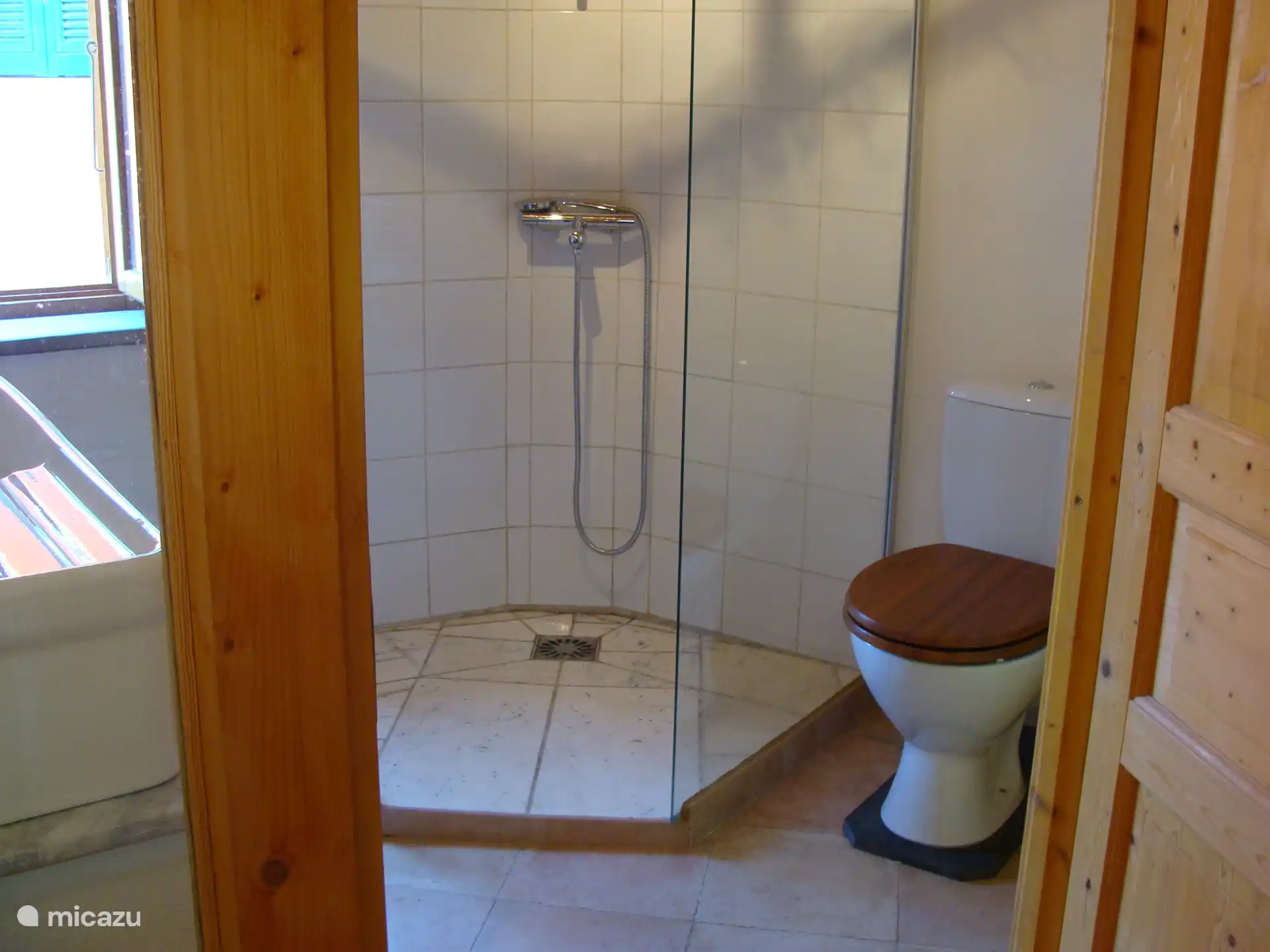 2. Badezimmerteil „Turm“.