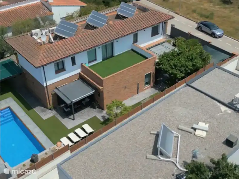 chalet kopen in Spanje, Costa Brava, Roses –  Vijstaande villa met privézwembad chalet kopen in Spanje, Costa Brava, Roses –  Vijstaande villa met privézwembad