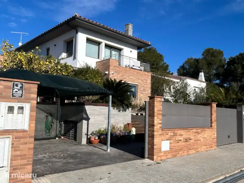 chalet kopen in Spanje, Costa Brava, Roses –  Vijstaande villa met privézwembad chalet kopen in Spanje, Costa Brava, Roses –  Vijstaande villa met privézwembad