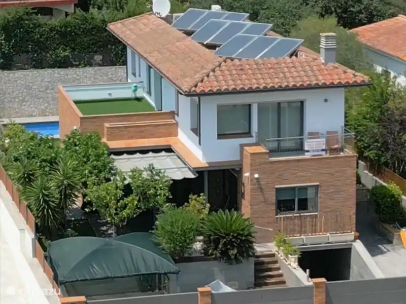 chalet kopen in Spanje, Costa Brava, Roses –  Vijstaande villa met privézwembad chalet kopen in Spanje, Costa Brava, Roses –  Vijstaande villa met privézwembad