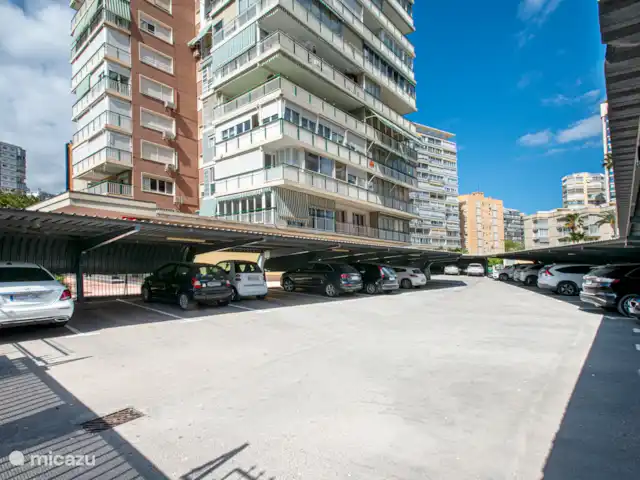 Acheter une penthouse | Espagne, Costa Blanca, Benidorm - Penthouse de luxe en bord de mer 2x terrasse sur le toit Place de parking couverte (1 place par maison) celle-ci est strictement surveillée par le portier au moyen d’une carte