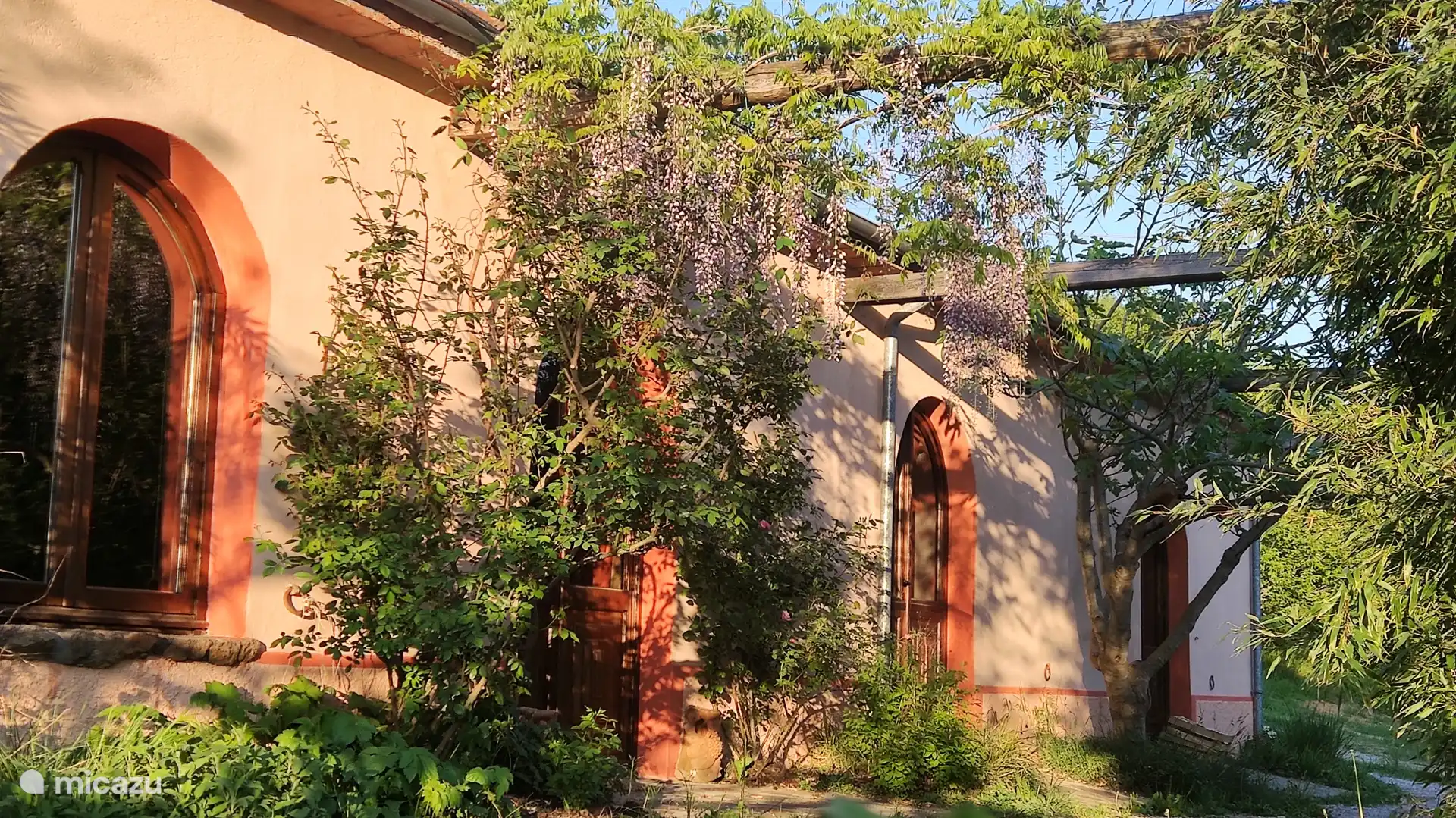 the hall with workshop, 190 m2