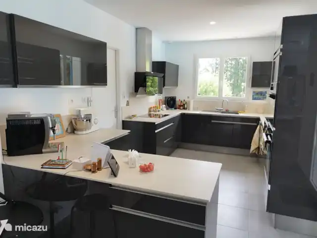 Acheter une villa | France, Hérault, Assignan - Villa moderne avec potentiel locatif