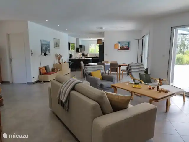 Acheter une villa | France, Hérault, Assignan - Villa moderne avec potentiel locatif