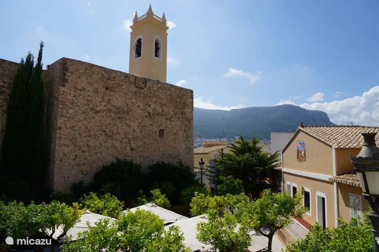 chalet for sale in Spain, Costa Blanca, Calpe - House in a top location in city by the sea