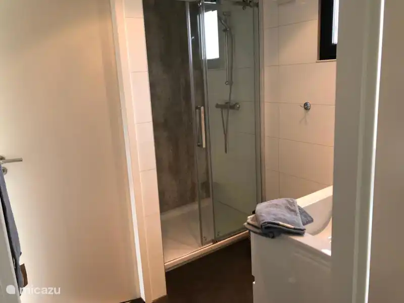 Comprar una chalet en Países Bajos, Holanda del Norte, Halfweg – Chalet en Europark Spaarnwoude  Comprar una chalet en Países Bajos, Holanda del Norte, Halfweg – Chalet en Europark Spaarnwoude