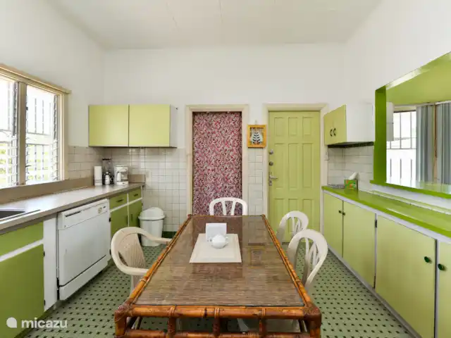 Adriaan Lacle Boulevard 1 kopen in Aruba, Oranjestad, Oranjestad - geschakelde woning